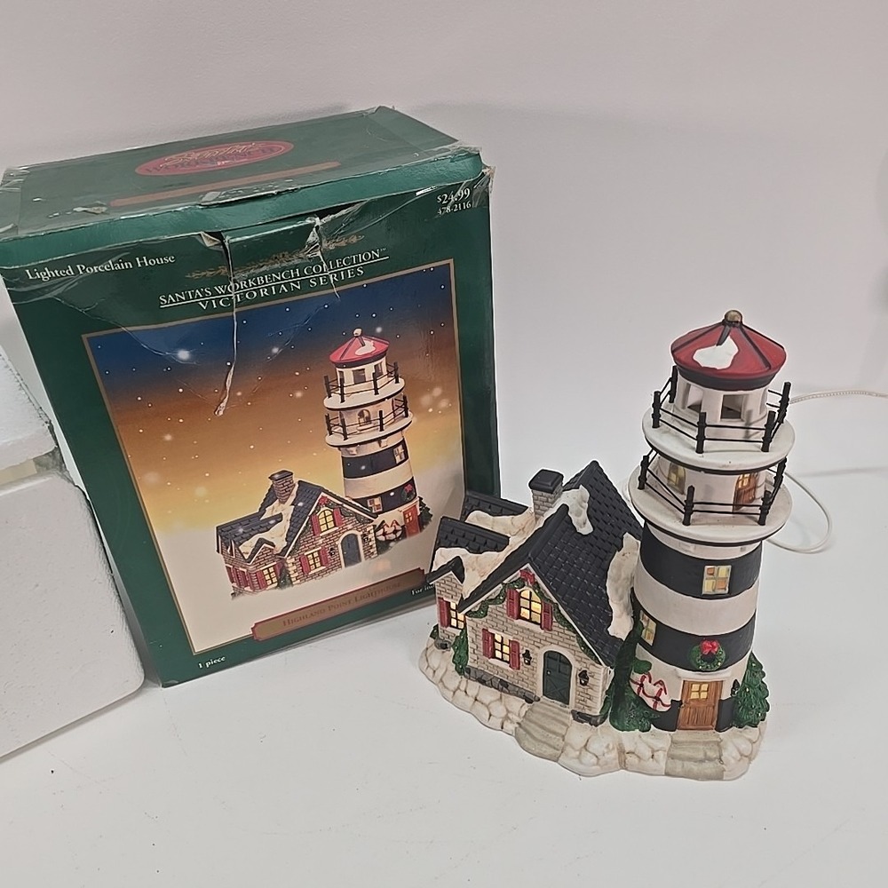 1999 Santa's Workbench Collection‎ Victorian Series "Highland Point Lighthouse"